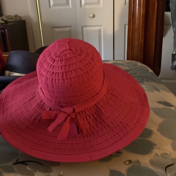 Woman’s hat color like mauve beautiful - Picture 6 of 8